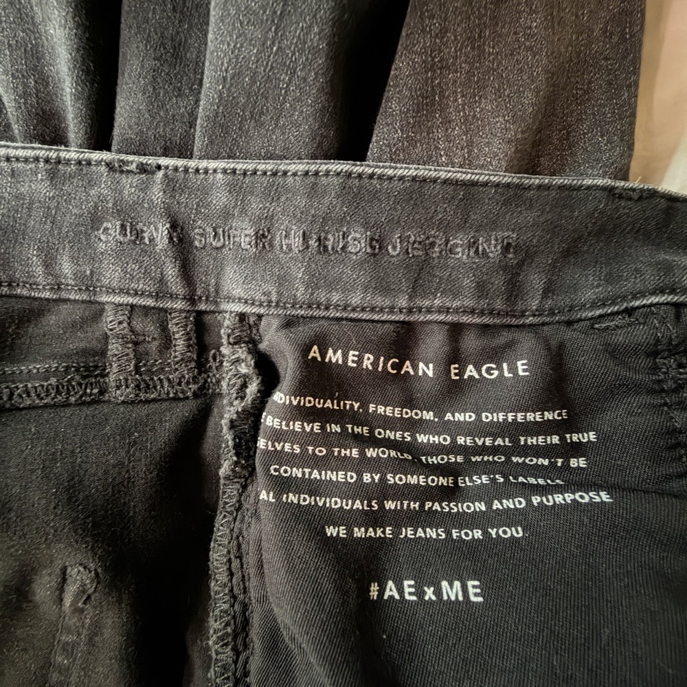 American Eagle Curvy High-Rise Skinny Jeans | Black Distressed | Size 10 - Picture 6 of 8